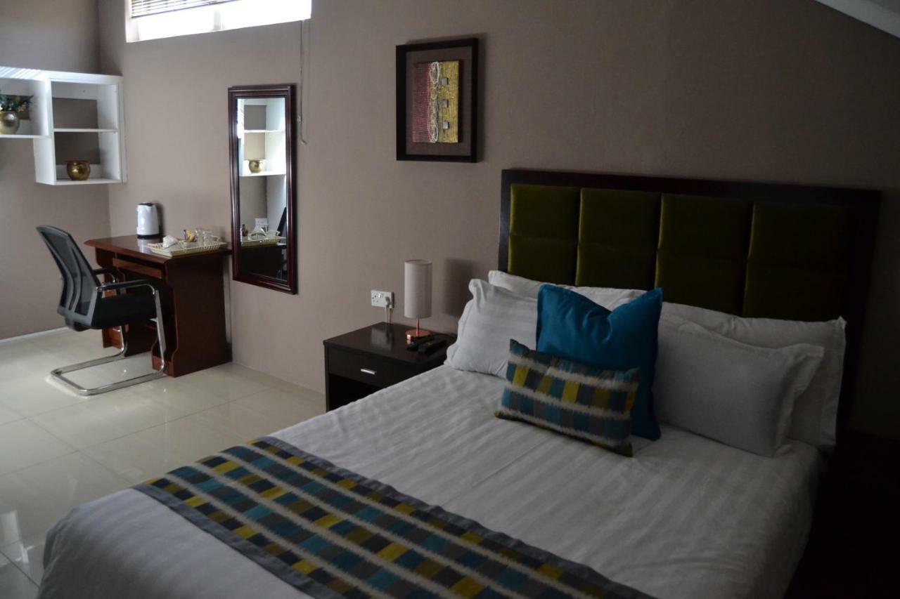 Triple Palms Bed And Breakfast Gaborone Exterior foto
