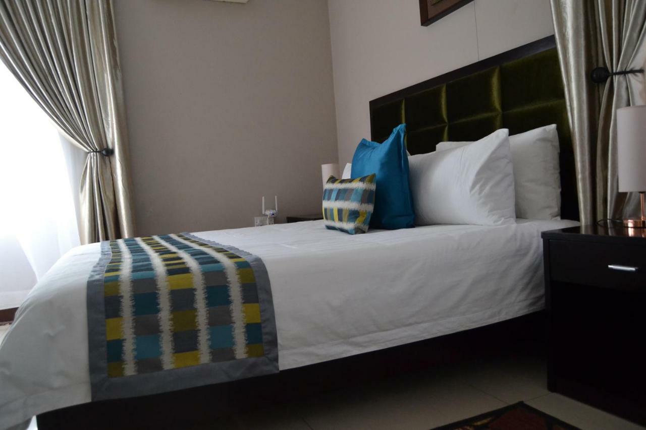 Triple Palms Bed And Breakfast Gaborone Exterior foto